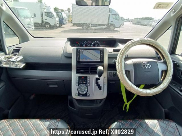 Used 2008 AT toyota voxy ZRR70G Image[19]