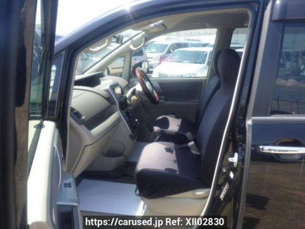 Used 2008 AT toyota noah ZRR70W Image[12]