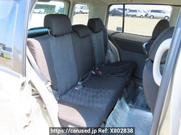 Used 2004 AT toyota raum NCZ20 Image[16]