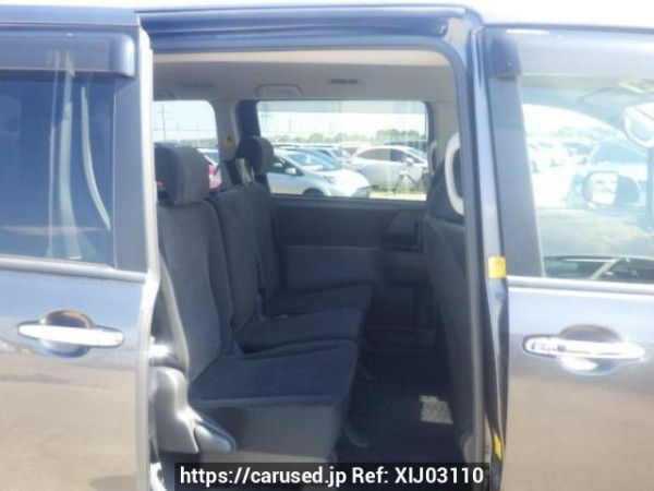 Used 2010 AT toyota noah ZRR70G Image[13]