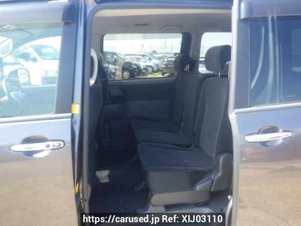 Used 2010 AT toyota noah ZRR70G Image[14]
