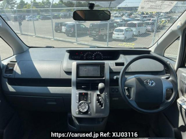 Used 2009 AT toyota noah ZRR70W Image[16]