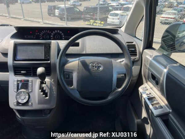 Used 2009 AT toyota noah ZRR70W Image[19]