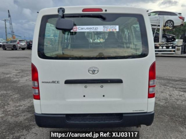 Used 2007 MT toyota regiusace-van KDH205V Image[4]