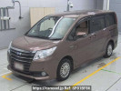 Toyota Noah ZWR80G