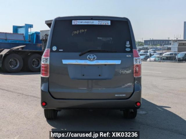 Used 2007 AT toyota noah ZRR70G Image[5]