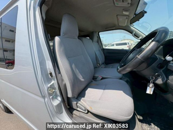 Used 2005 AT toyota regiusace-van KDH205V Image[12]