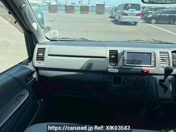 Used 2005 AT toyota regiusace-van KDH205V Image[18]