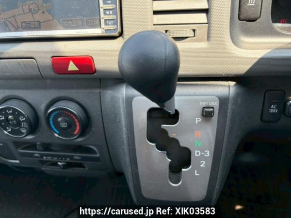 Used 2005 AT toyota regiusace-van KDH205V Image[26]