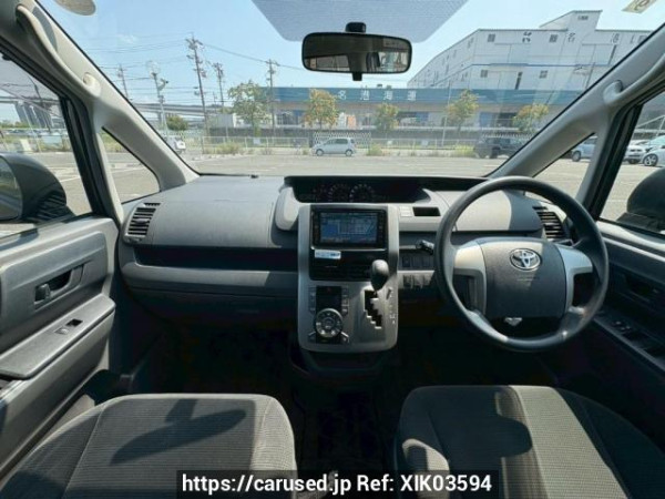 Used 2007 AT toyota noah ZRR70G Image[19]