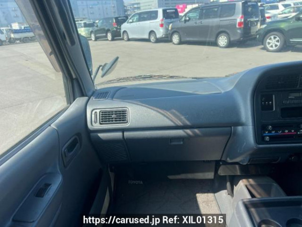 Used 2002 AT toyota hiace-wagon RZH111G Image[19]
