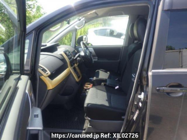Used 2008 AT toyota noah ZRR70W Image[12]