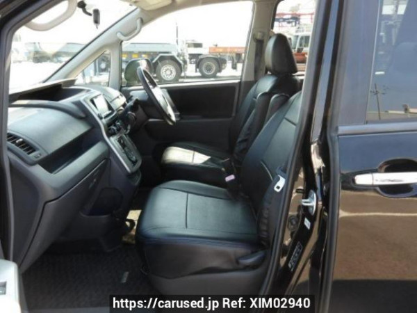 Used 2007 AT toyota voxy ZRR70W Image[11]