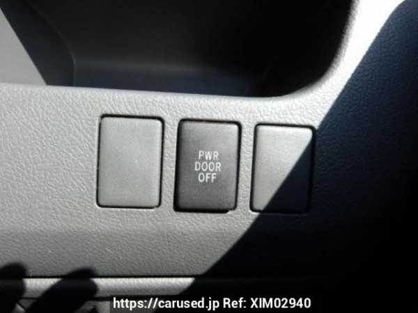 Used 2007 AT toyota voxy ZRR70W Image[19]
