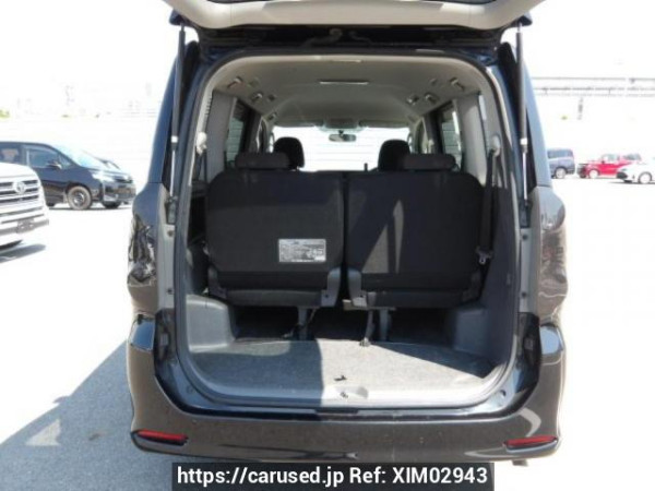 Used 2010 AT toyota voxy ZRR70W Image[6]