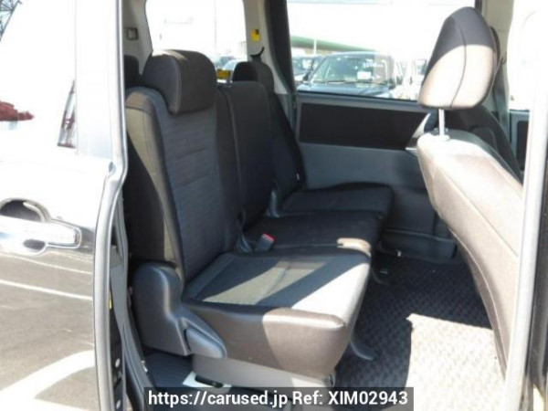 Used 2010 AT toyota voxy ZRR70W Image[12]