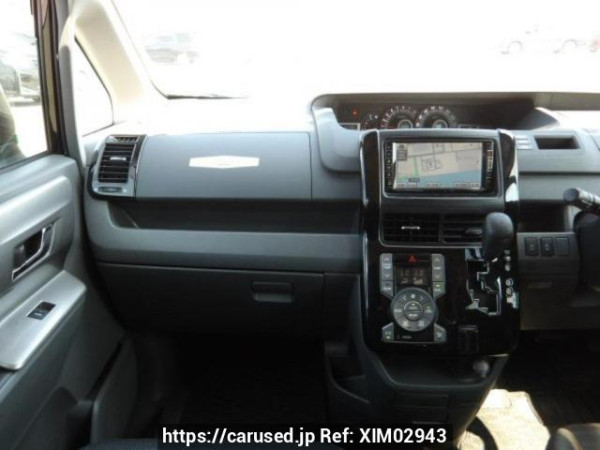 Used 2010 AT toyota voxy ZRR70W Image[16]