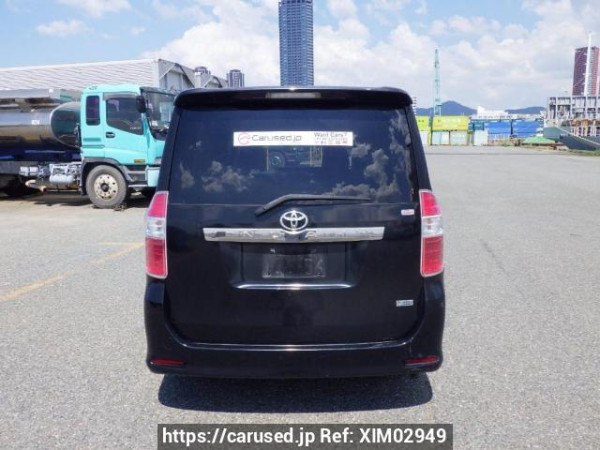 Used 2007 AT toyota noah ZRR70W Image[5]