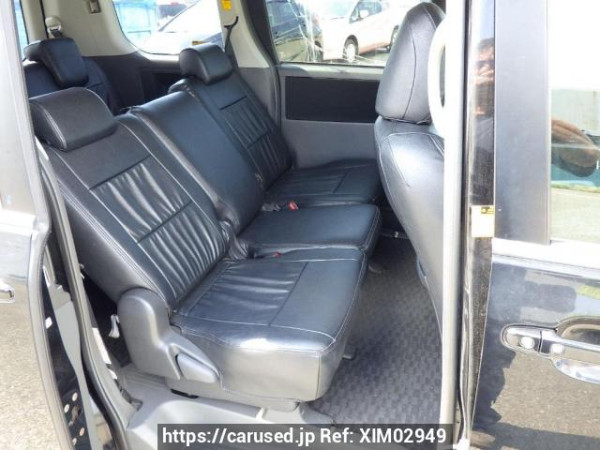 Used 2007 AT toyota noah ZRR70W Image[15]