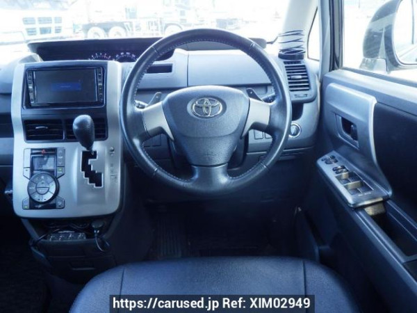 Used 2007 AT toyota noah ZRR70W Image[22]
