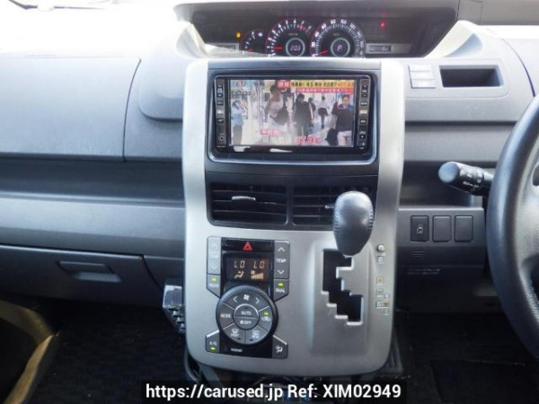 Used 2007 AT toyota noah ZRR70W Image[24]