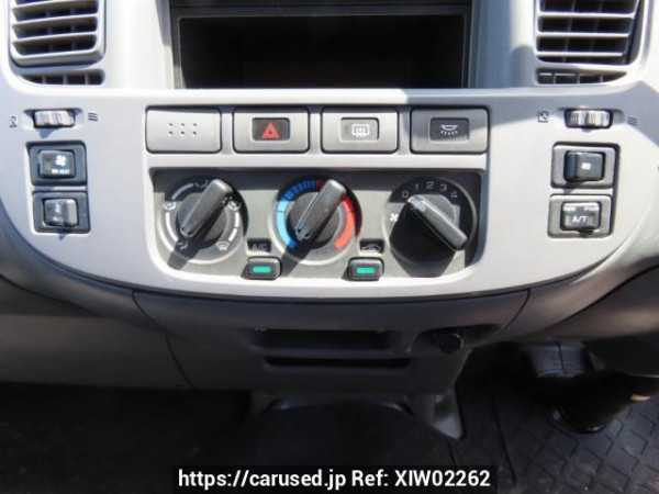 Used 2004 AT nissan caravan-bus DWMGE25 Image[28]