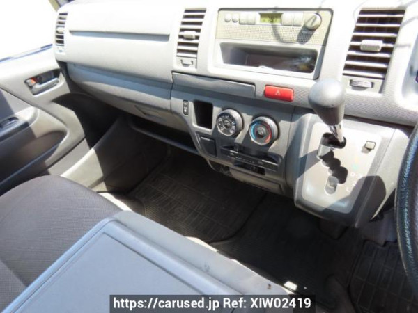 Used 2005 AT toyota hiace-van KDH205V Image[22]
