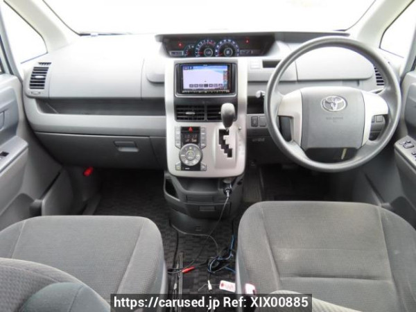 Used 2007 AT toyota noah ZRR75G Image[21]