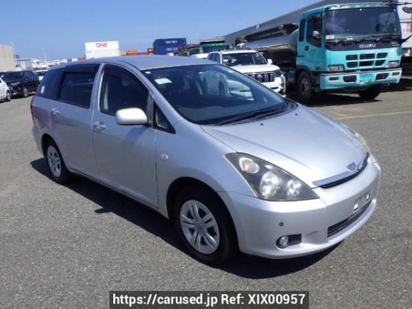 Used 2004 AT toyota wish ZNE10G Image[0]