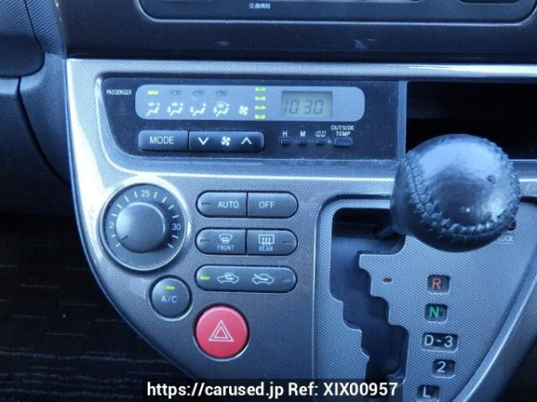 Used 2004 AT toyota wish ZNE10G Image[23]