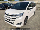 Toyota Noah ZWR80G