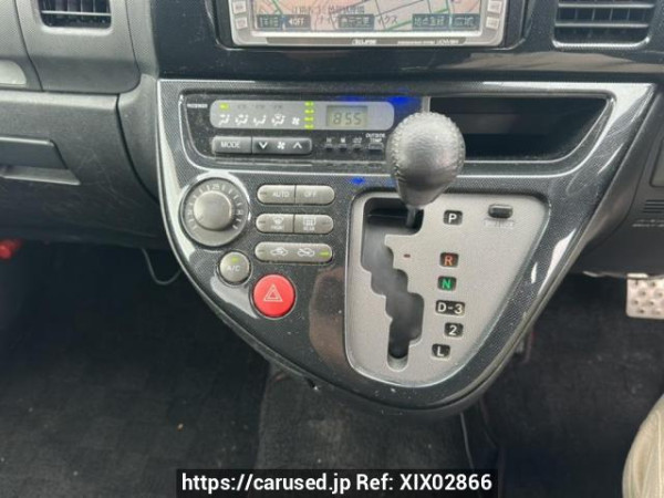 Used 2004 AT toyota wish ZNE14G Image[23]