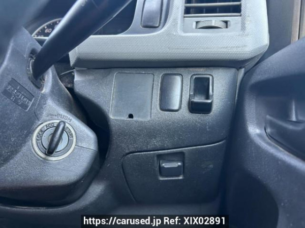 Used 2004 AT toyota regiusace-van KDH205V Image[27]