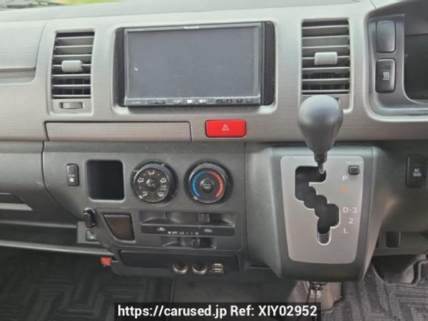Used 2005 AT toyota regiusace-van KDH205V Image[17]