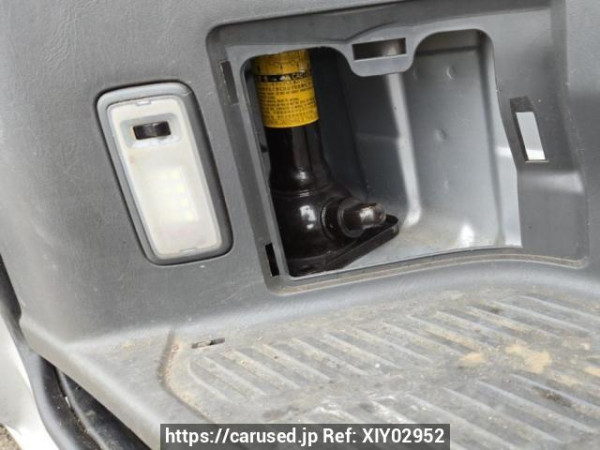 Used 2005 AT toyota regiusace-van KDH205V Image[32]