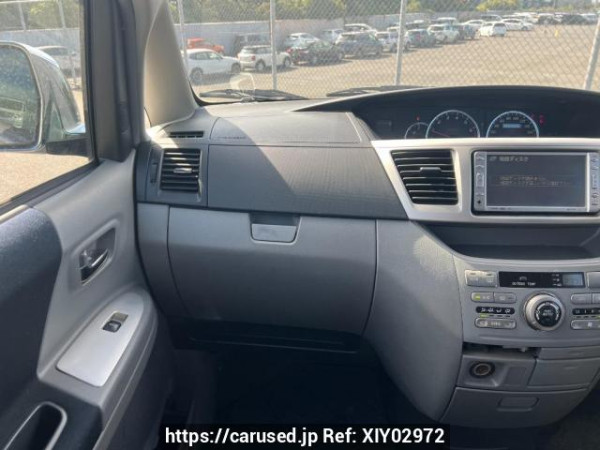 Used 2006 AT toyota voxy AZR60G Image[17]