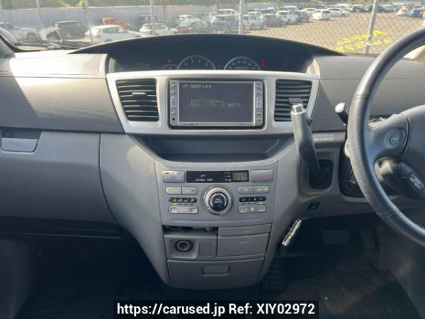Used 2006 AT toyota voxy AZR60G Image[18]