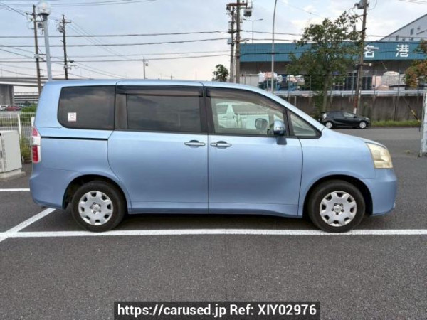 Used 2007 AT toyota noah ZRR70G Image[7]
