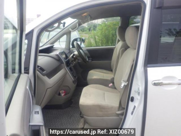 Used 2008 AT toyota noah ZRR75W Image[12]