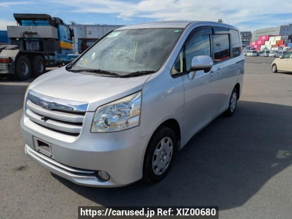 Used 2007 AT toyota noah ZRR70G Image[2]