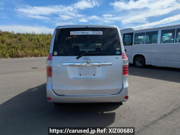 Used 2007 AT toyota noah ZRR70G Image[5]