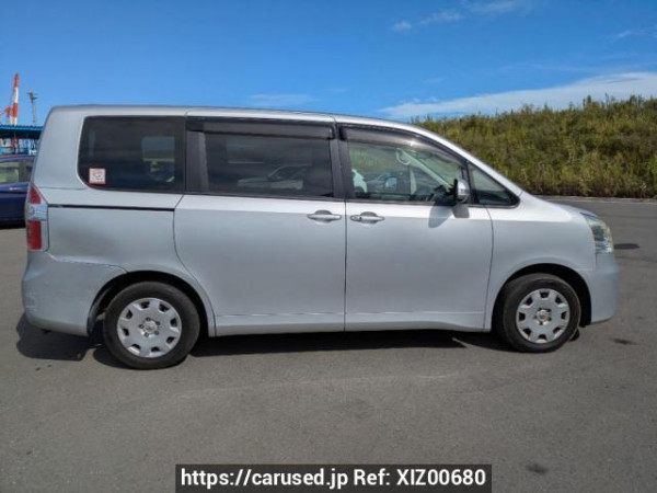 Used 2007 AT toyota noah ZRR70G Image[7]