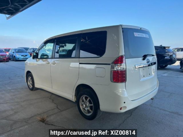 Used 2007 AT toyota noah ZRR75G Image[4]