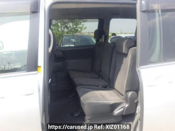 Used 2007 AT toyota noah ZRR70G Image[14]