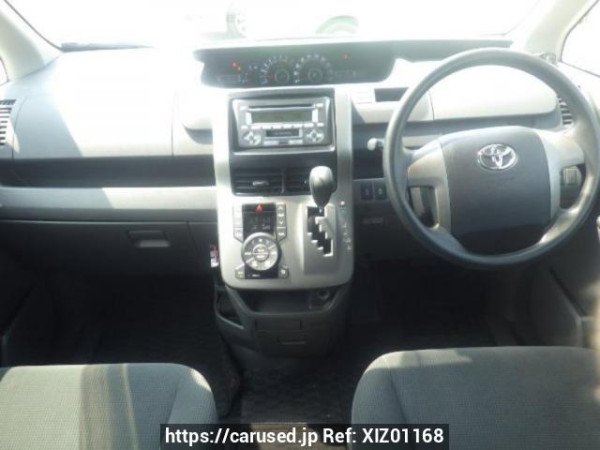 Used 2007 AT toyota noah ZRR70G Image[16]