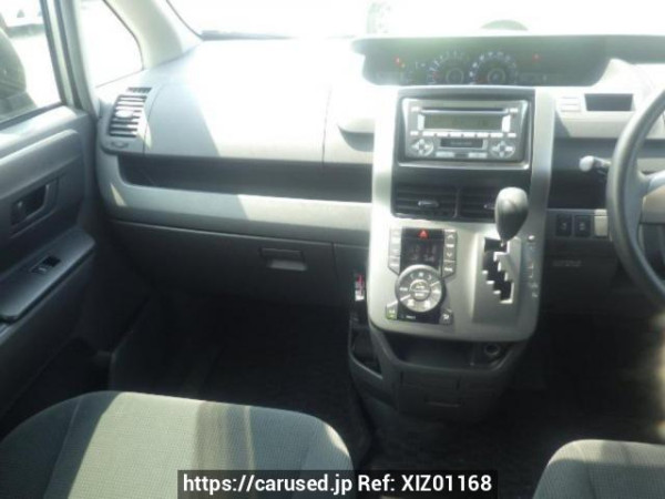 Used 2007 AT toyota noah ZRR70G Image[17]