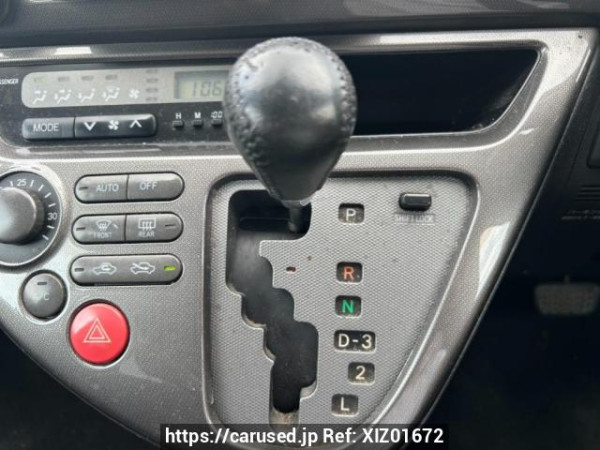 Used 2004 AT toyota wish ZNE10G Image[27]