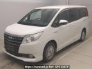 Toyota Noah ZWR80G