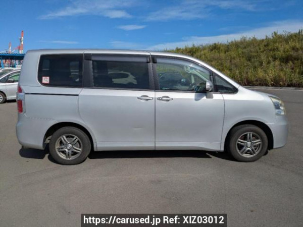 Used 2007 AT toyota noah ZRR70G Image[7]