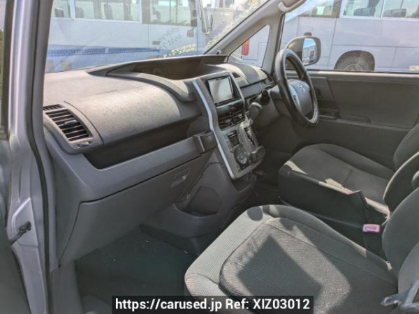 Used 2007 AT toyota noah ZRR70G Image[14]